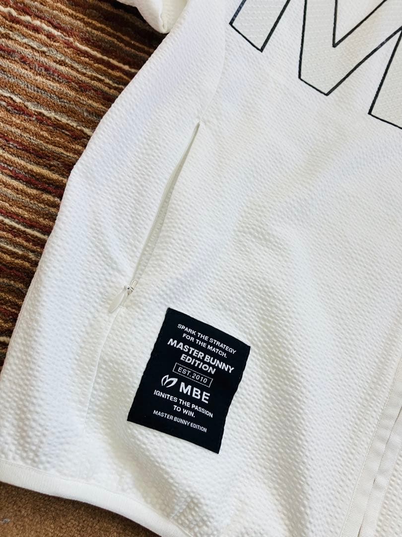 ⭐️新品⭐️マスターバニー　ジップアップパーカー　フーディ　UV加工 白