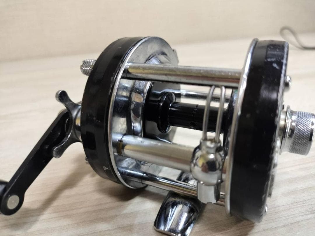 アブガルシア　アンバサダー5000C　ビンテージ　リール abu 　ブラック