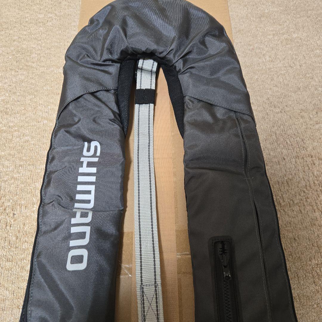 SHIMANO 自動膨張式ライフジャケット グレー