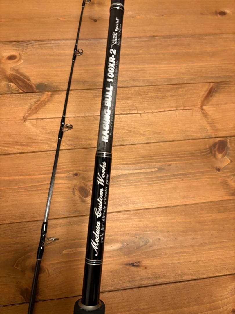 RAGING BULL　100xr-2 新品