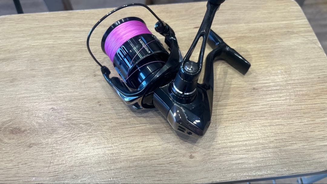 19 ヴァンキッシュ　2500shg 釣り　バス釣り