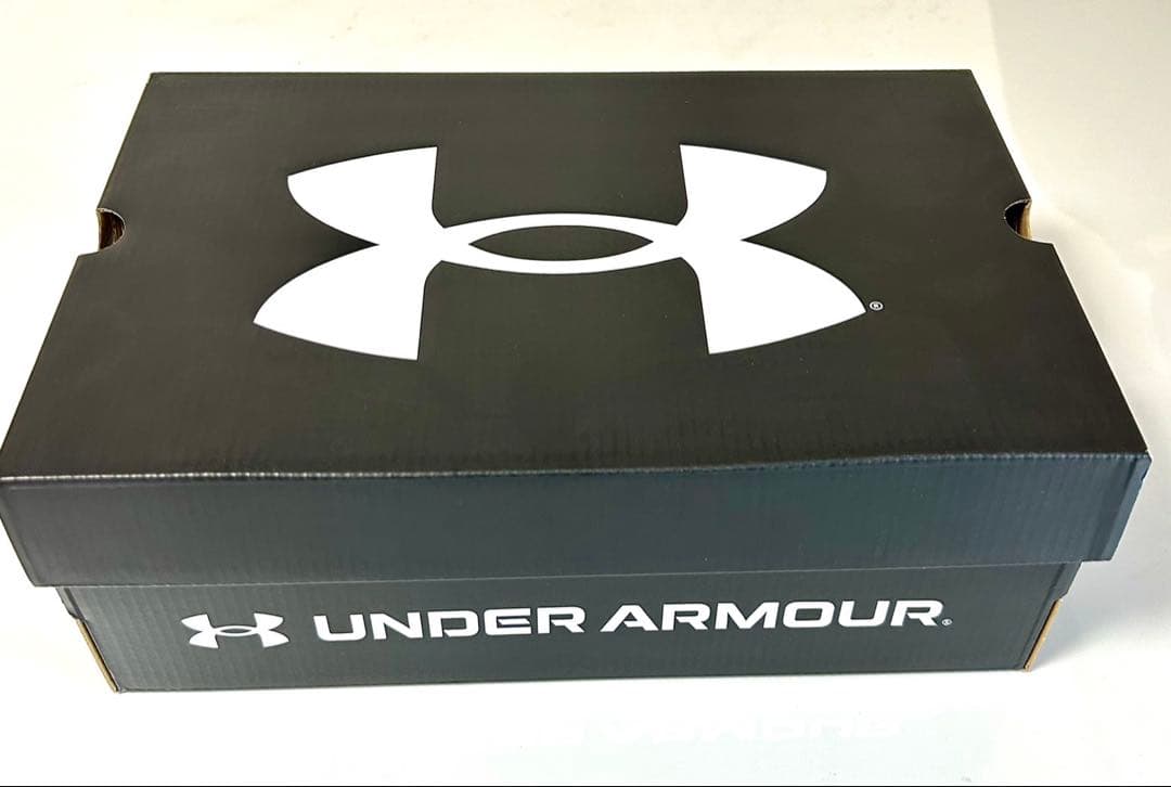 UNDER ARMOUR UA FLOW FUTR X 3 ホワイト/ゴールド
