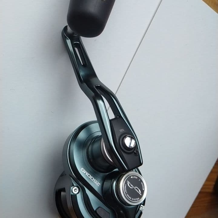 シマノ24オシアジガー LD 2500MG 右巻