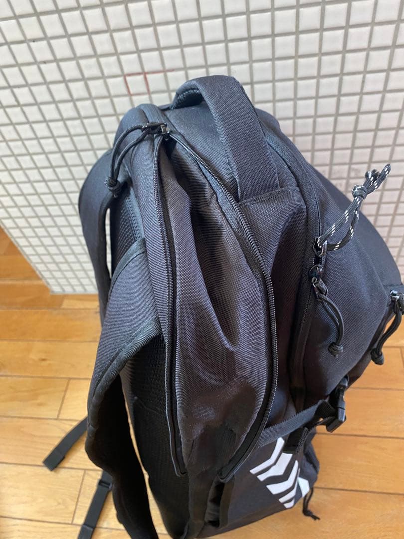 hummel（ヒュンメル）拡張型・保冷保温バックパック　リュック　ブラック