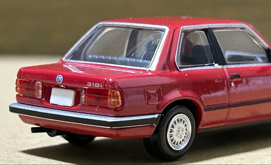 トミカリミテッドヴィンテージネオ  318i 2ドア
