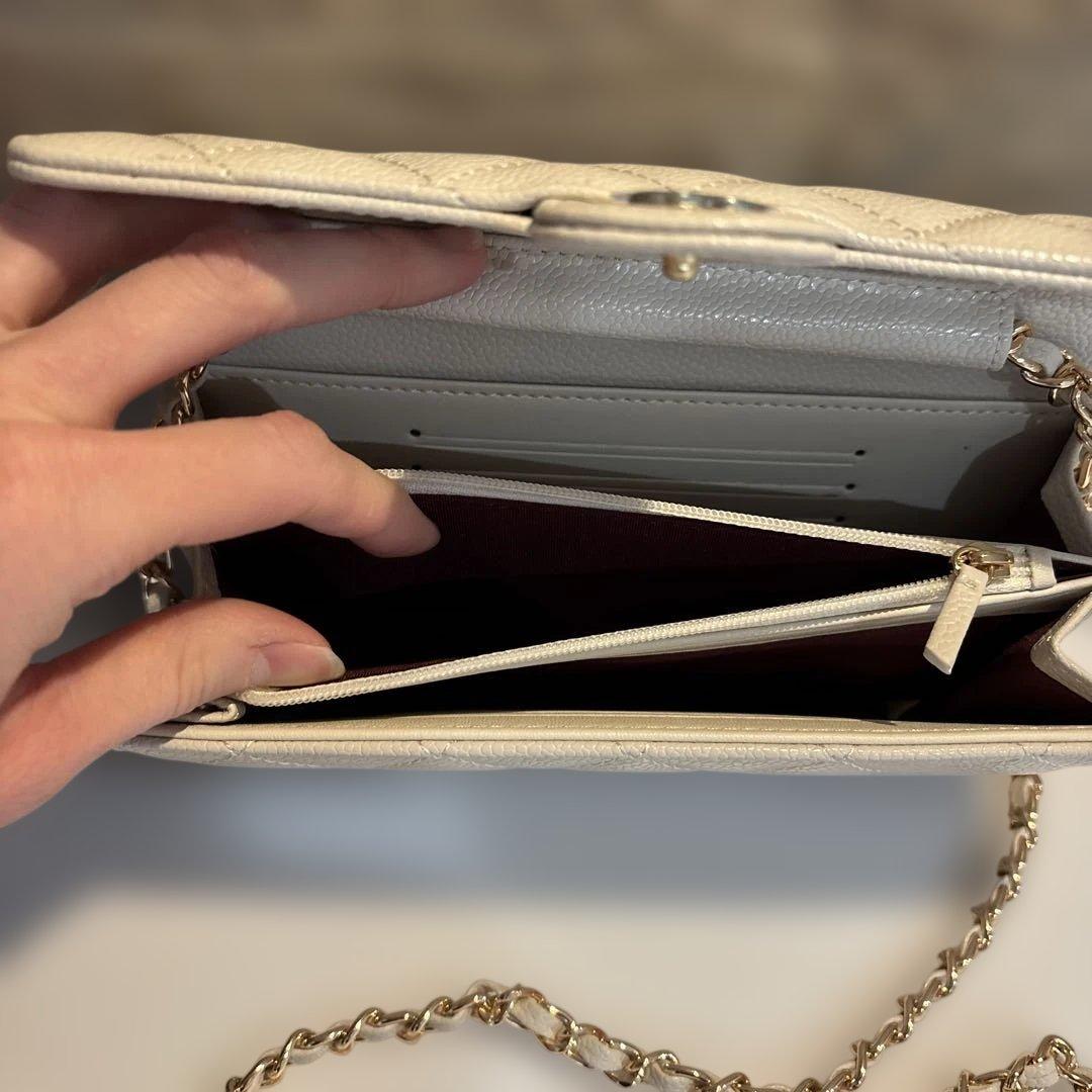 CHANEL シャネル　チェーンウォレット　ホワイト