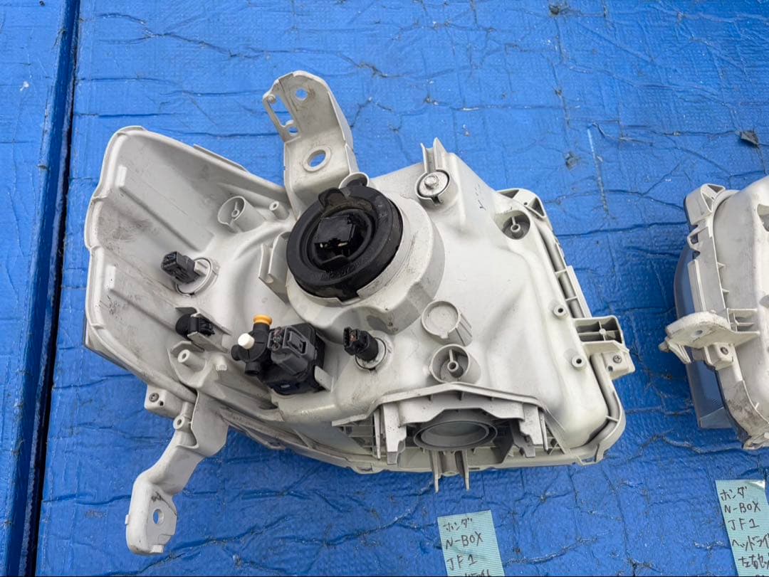ホンダ　N-BOX JF1 ヘッドライト左右セット