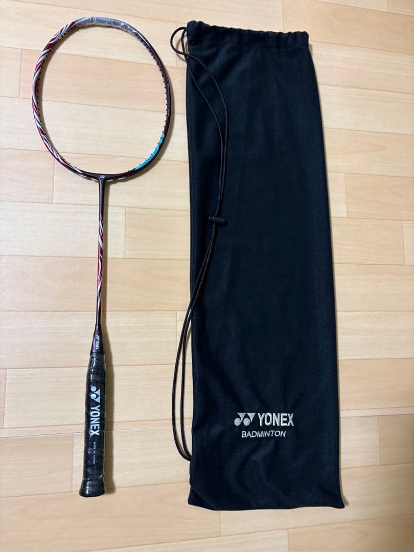 新品/極美品　Yonex Astrox100zz クレナイ、ダークネイビー