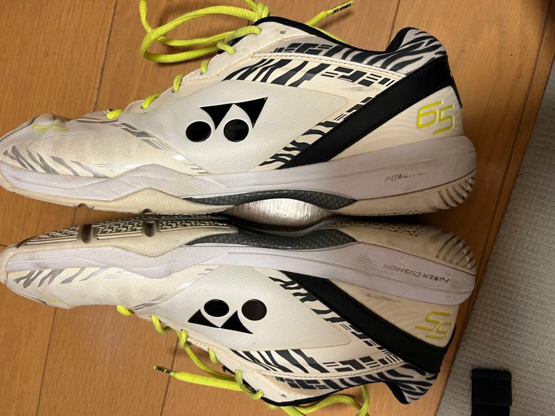 28 バドミントンシューズ YONEX ヨネックス パワークッション 65 Z