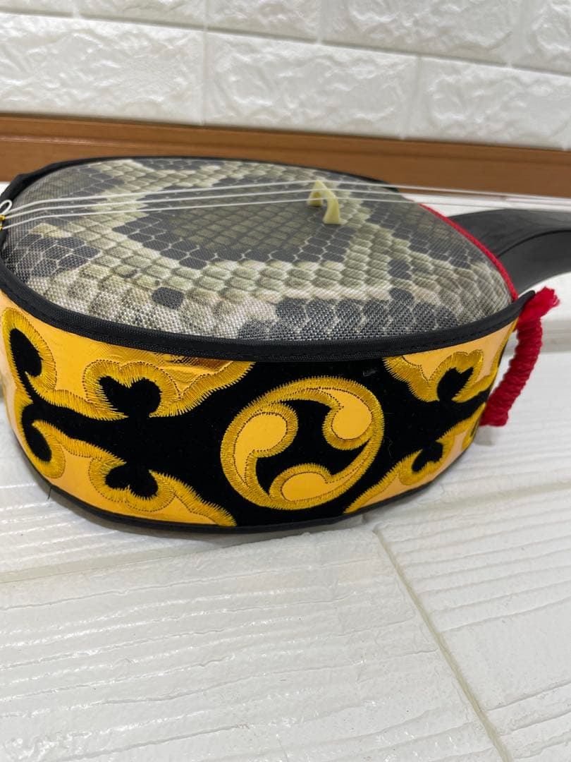 【美品】沖縄三味線 美品 人口皮 一式 三線 到着時すぐお使いできます。