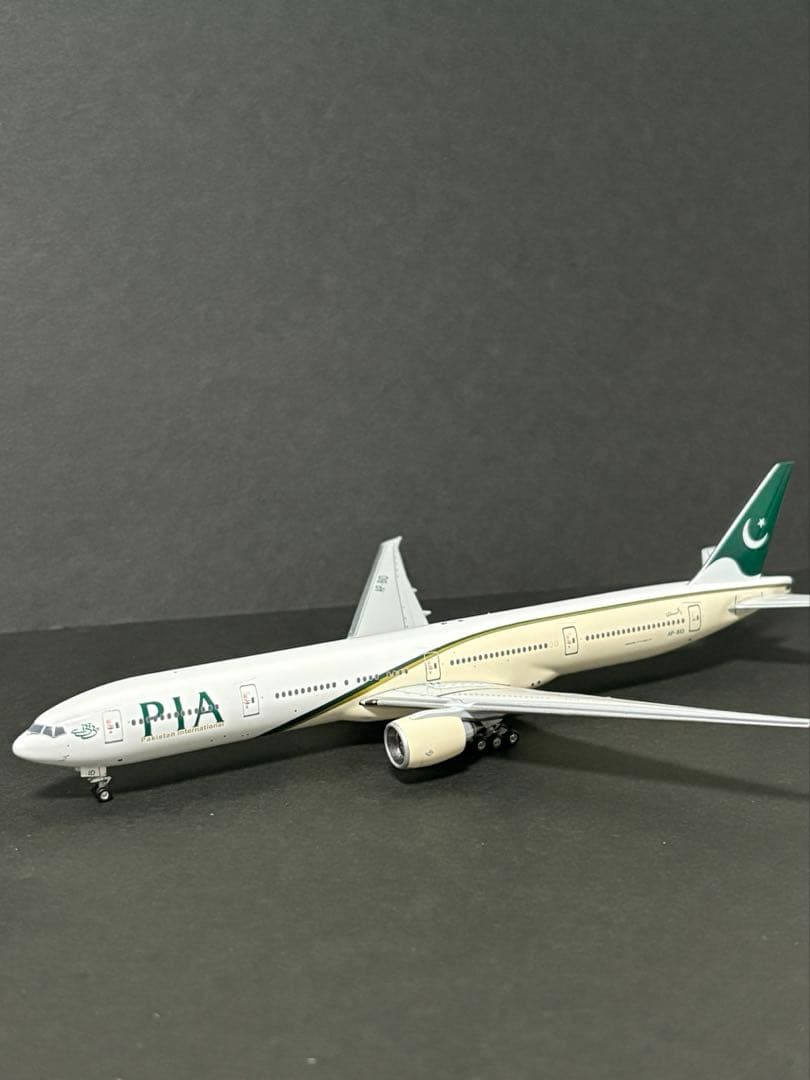 航空機・ヘリコプター 1/400 PIA B777-300ER Platinum Series