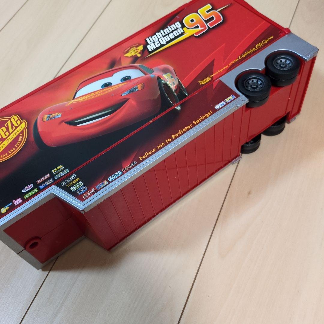 【週末セール】カーズトミカ たくさんのせよう！おおきなマック トレーラー