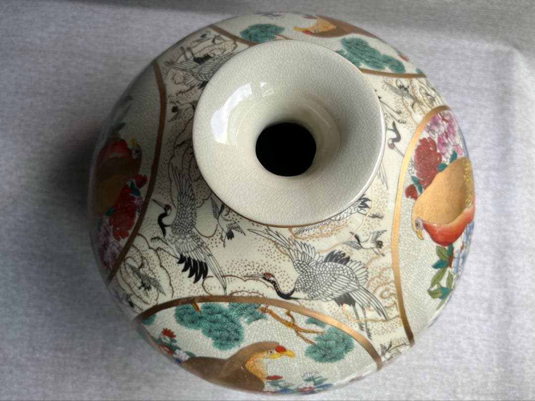 薩摩焼　金襴飾壺　金襴手花鳥　金彩　壺
