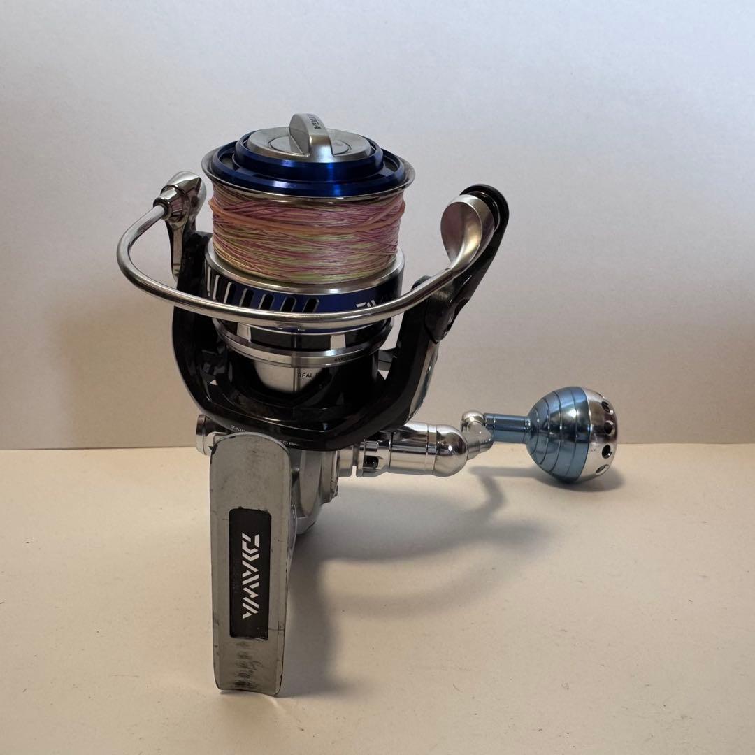 DAIWA 10SALTIGA 4000H スピニングリール