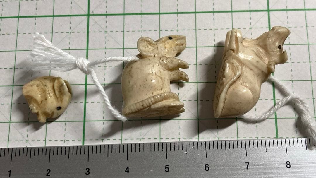 天然素材　精密彫刻　アンティーク　根付　置物