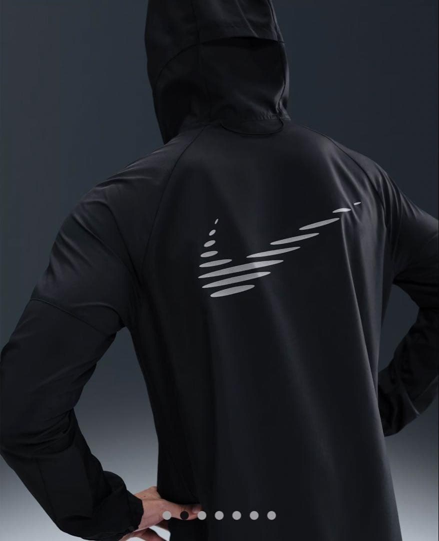 NIKEナイキ　ランニングジャケット　ウィンドブレーカー　黒　ブラック　L 新品