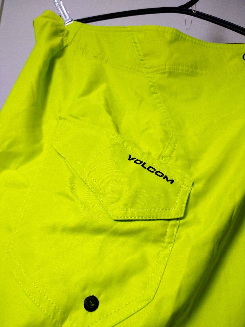 値下げ ☆ VOLCOM 水着 サーフパンツ 30 蛍光イエロー