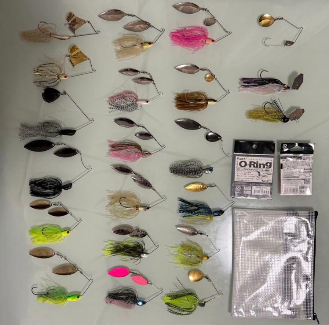 バス釣り引退セット　ワームルアーまとめ売り　スピナーベイト　リール　ヒップバッグ