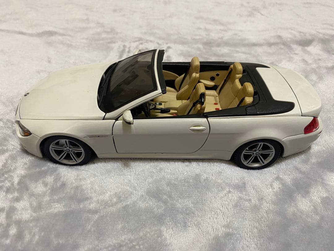 ミニカー Maisto  M6 Cabriolet 1/18