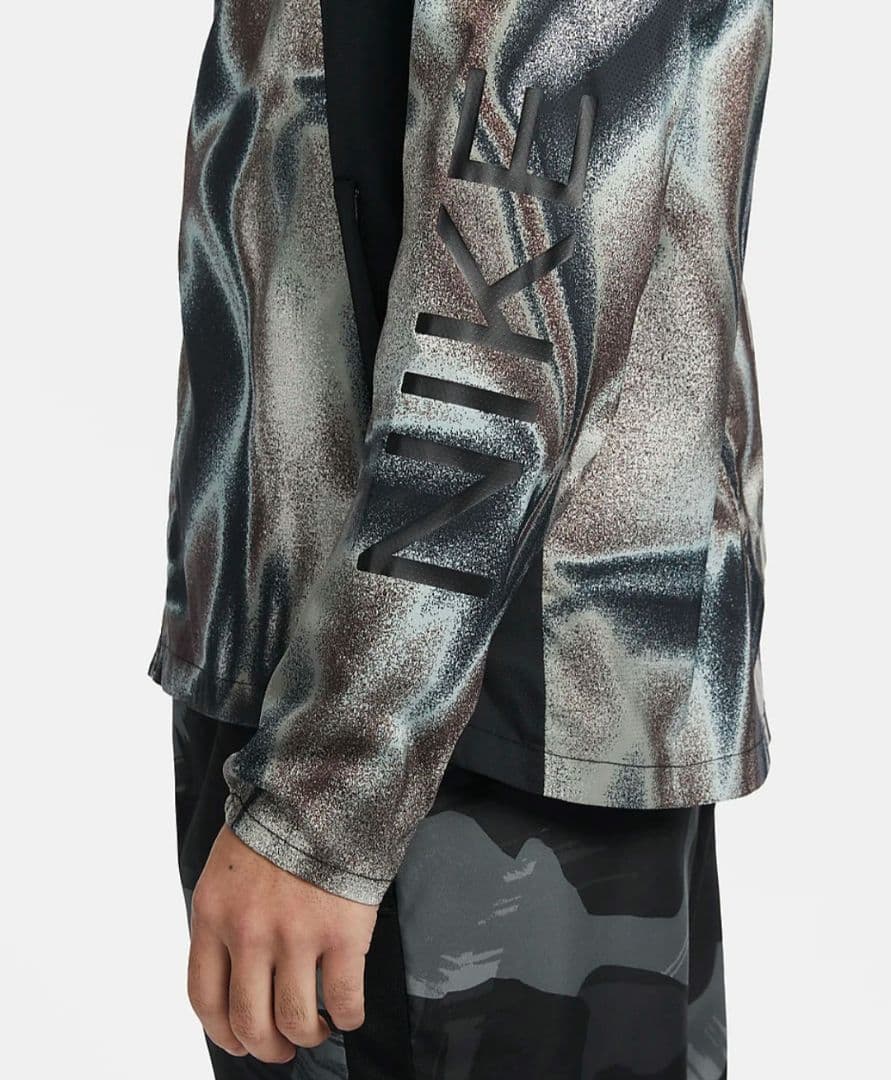 【新品】NIKE★ナイキ★ナイロンジャケット★ウィンドジャケット★XL