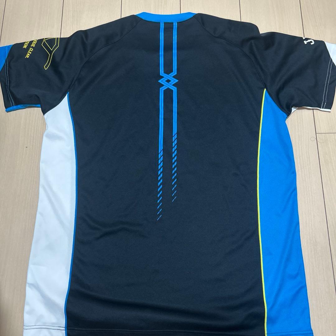 Mizuno バレーボールシャツ 全日本　練習着
