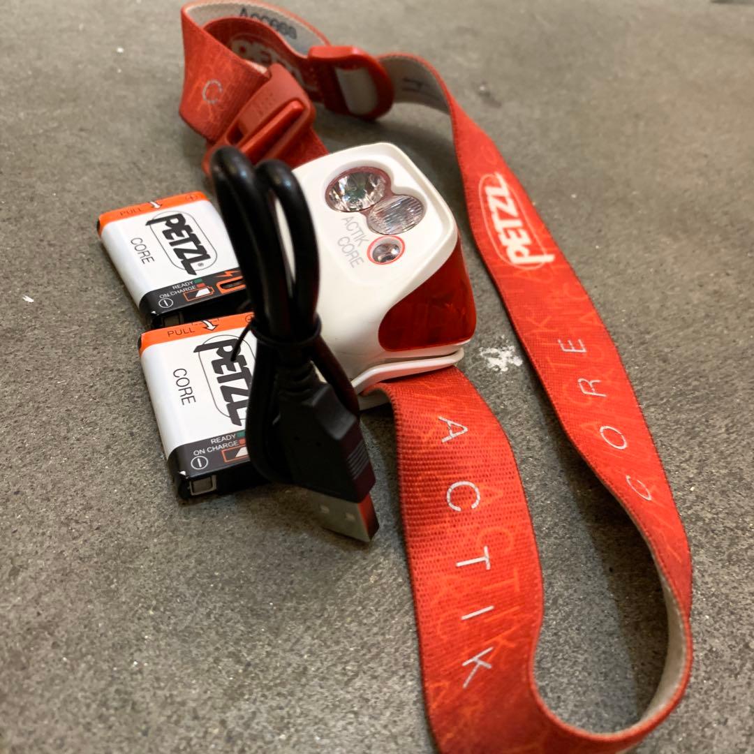 Petzl Actik Core ヘッドライト