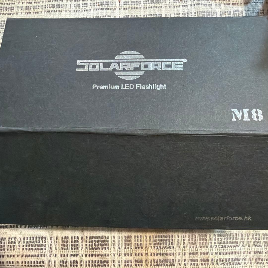ライト　懐中電灯　SOLARFORCE