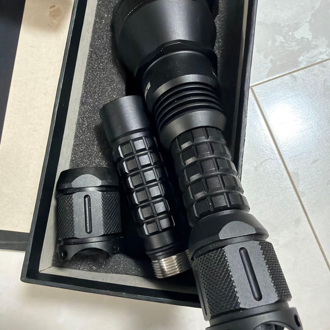 ライト　懐中電灯　SOLARFORCE