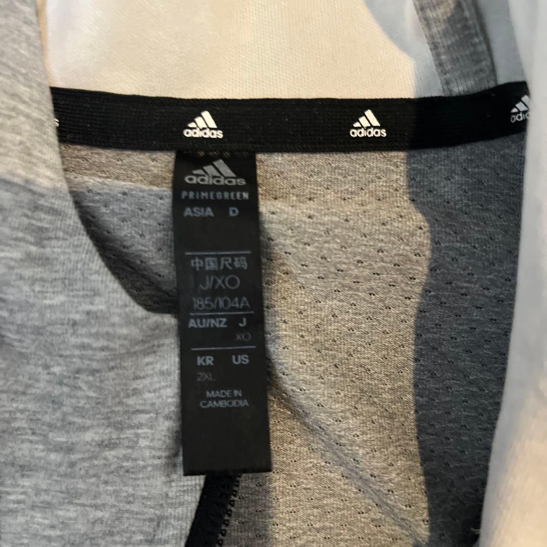 adidas グレー フード付きジャケット
