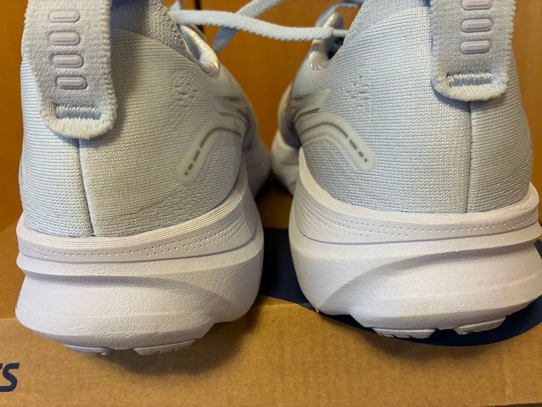 アシックス　GEL KAYANO 32 23.5cm