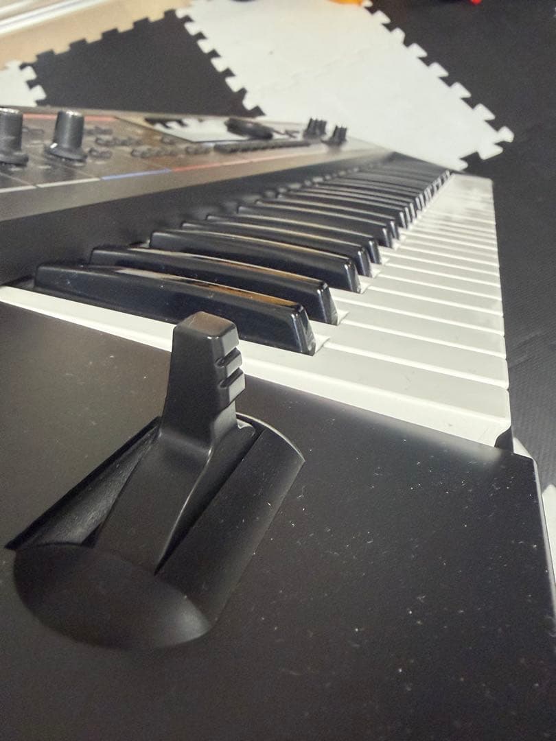 Roland JUNO-DI モバイルシンセサイザー