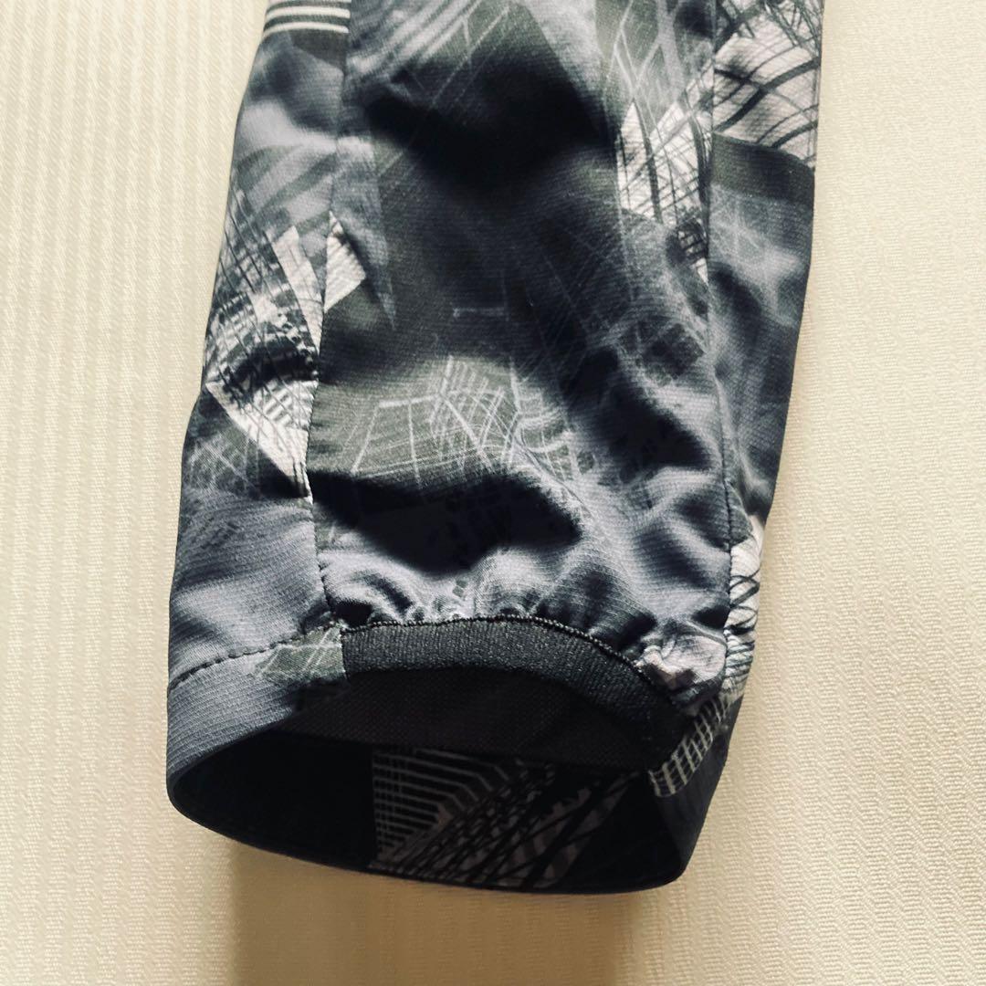 美品　オークリー(OAKLEY)ウインドブレーカー ストレッチ軽量 Mサイズ