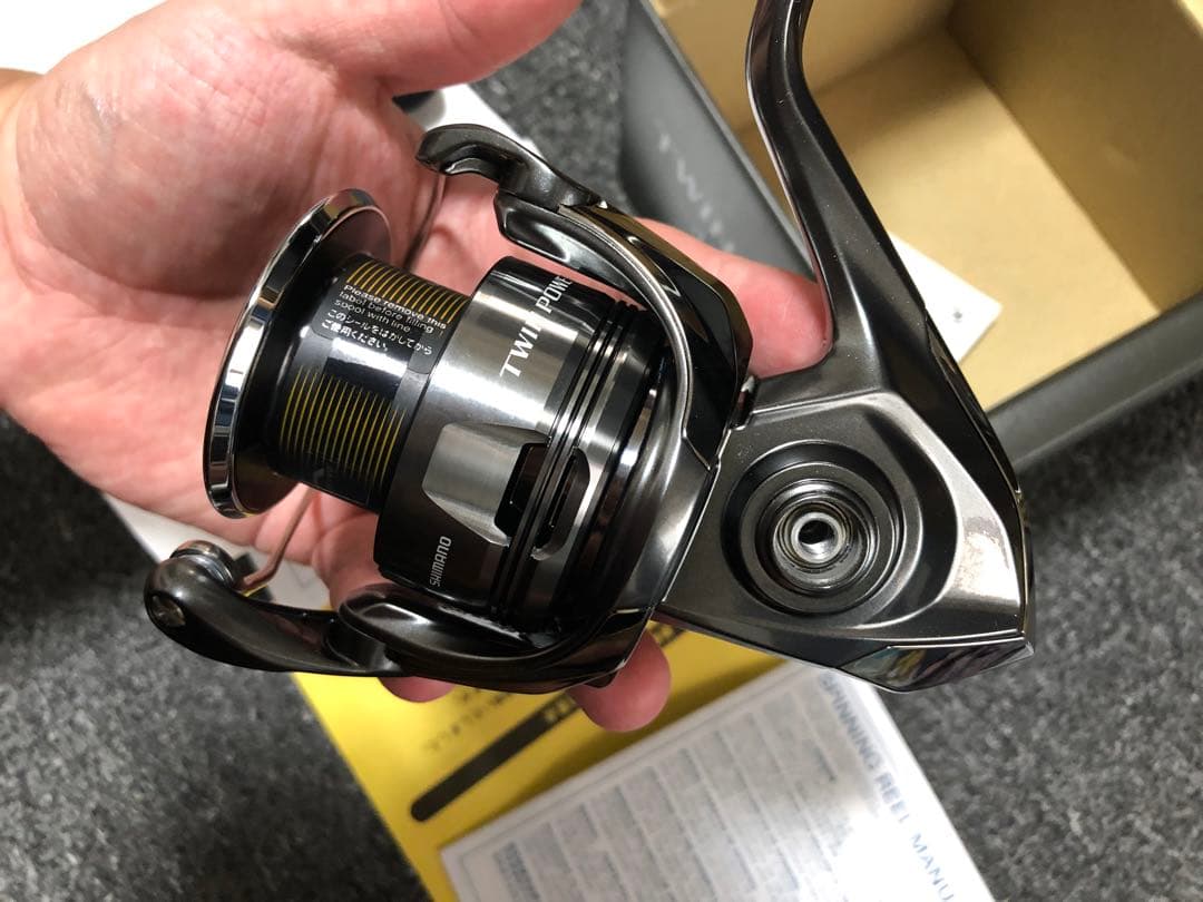 SHIMANO 24ツインパワー4000PG スピニングリール