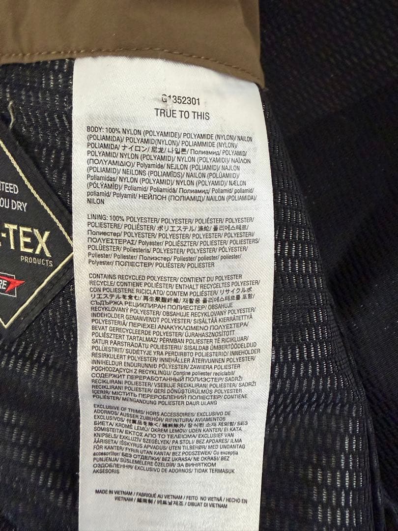 Volcom GORE-TEX スノーボードウェア　上下セット　Sサイズ