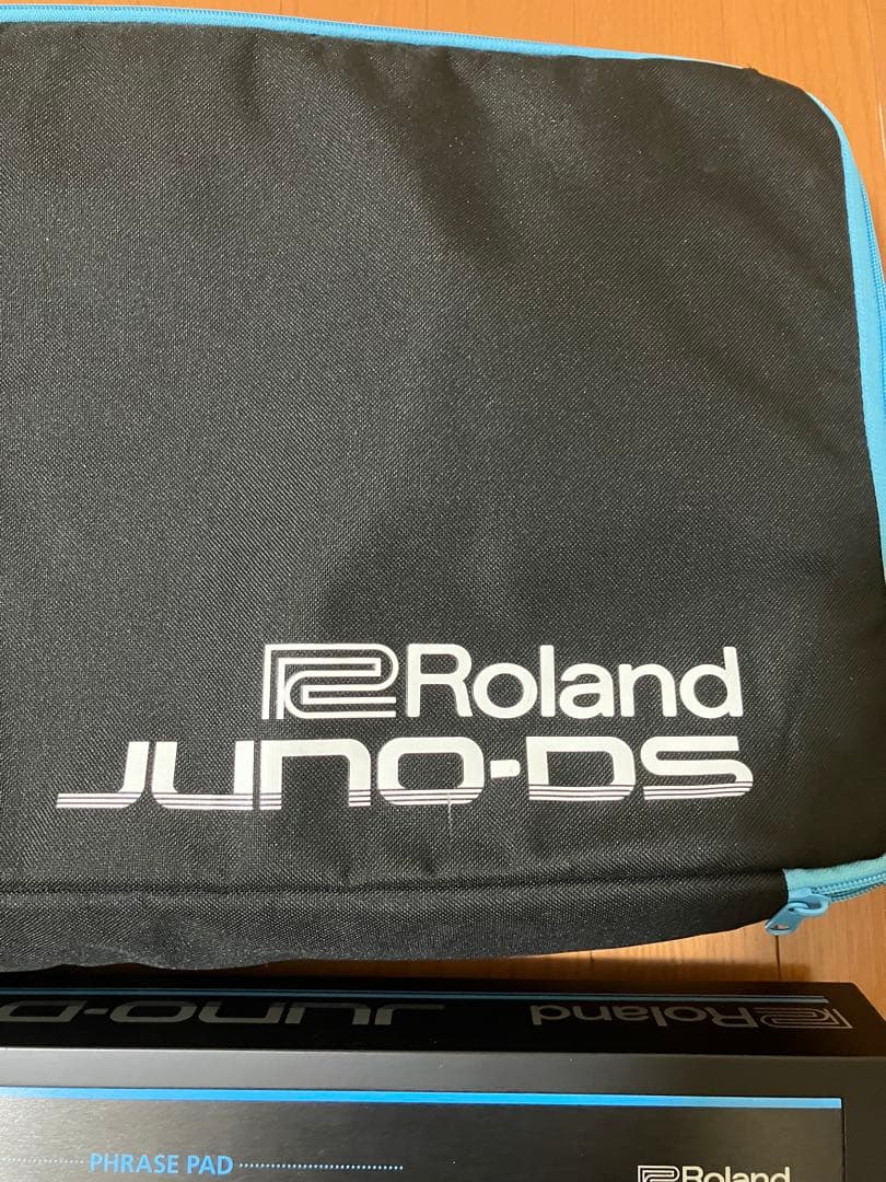 ローランド　Roland JUNO-DS61 シンセサイザー 本体　ソフトケース