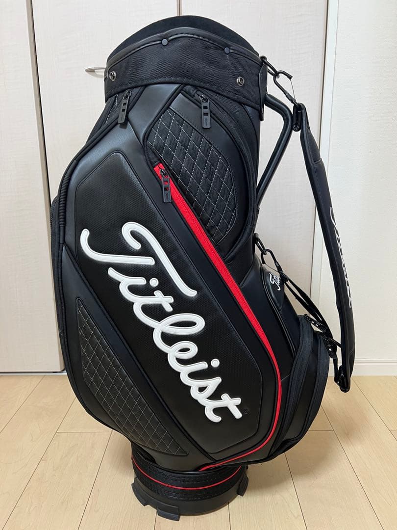 Titleist キャディバッグ ブラック/レッド　ミッドサイズ