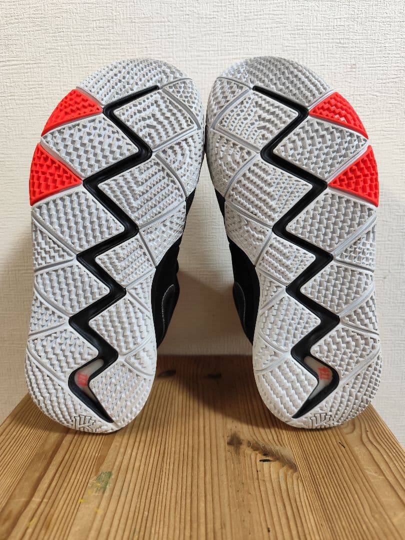 Nike Kyrie 4 ナイキ カイリー 4　27.5cm　カイリーアービング