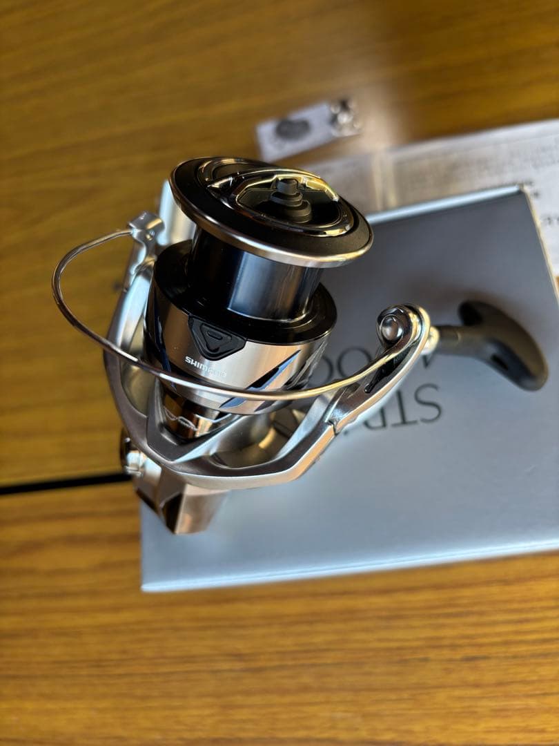 【美品】シマノ スピニングリール 23 ストラディック 4000XG