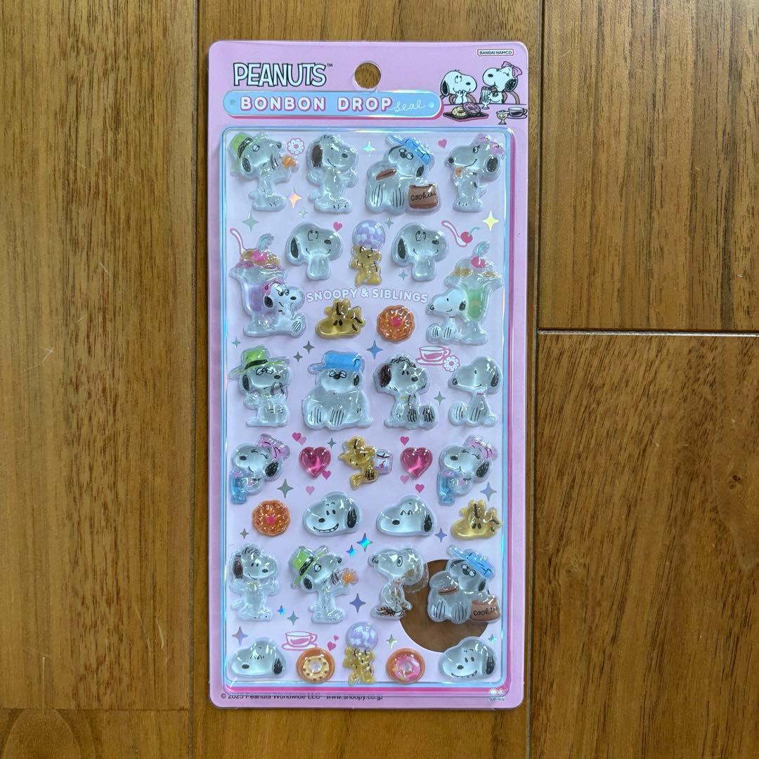 国内正規品 PEANUTS スヌーピー ボンボンドロップ・コットンパフィーシール