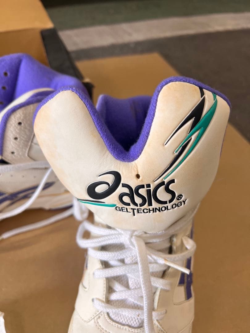 asics シューズ ホワイト/パープル　ファブレ　ゲルフォーム