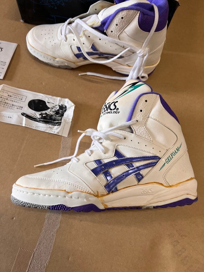 asics シューズ ホワイト/パープル　ファブレ　ゲルフォーム
