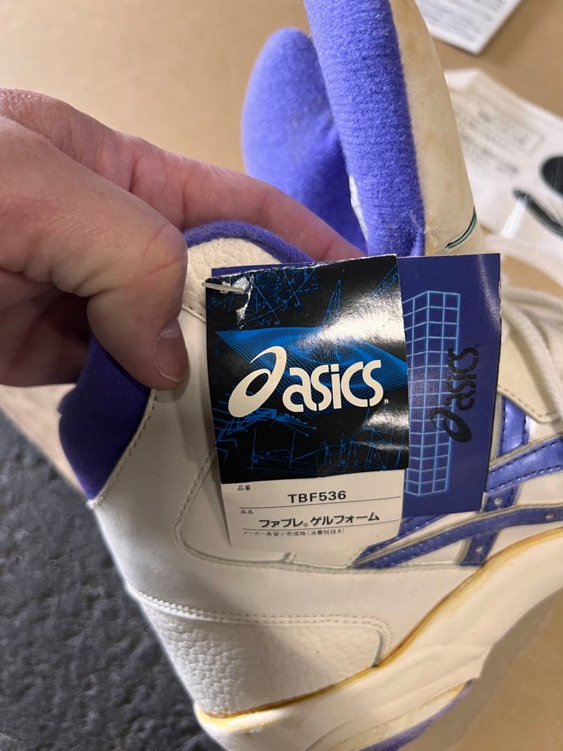 asics シューズ ホワイト/パープル　ファブレ　ゲルフォーム