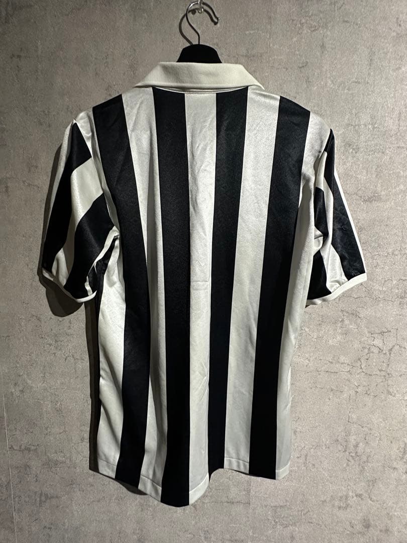 ユベントス‼️レア‼️Kappa サッカーシャツ 黒/白 ストライプ