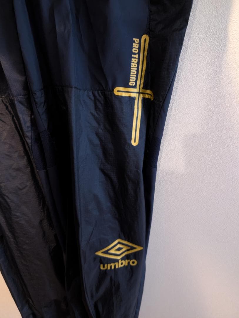 umbro ピステ上下 ネイビー/レッド