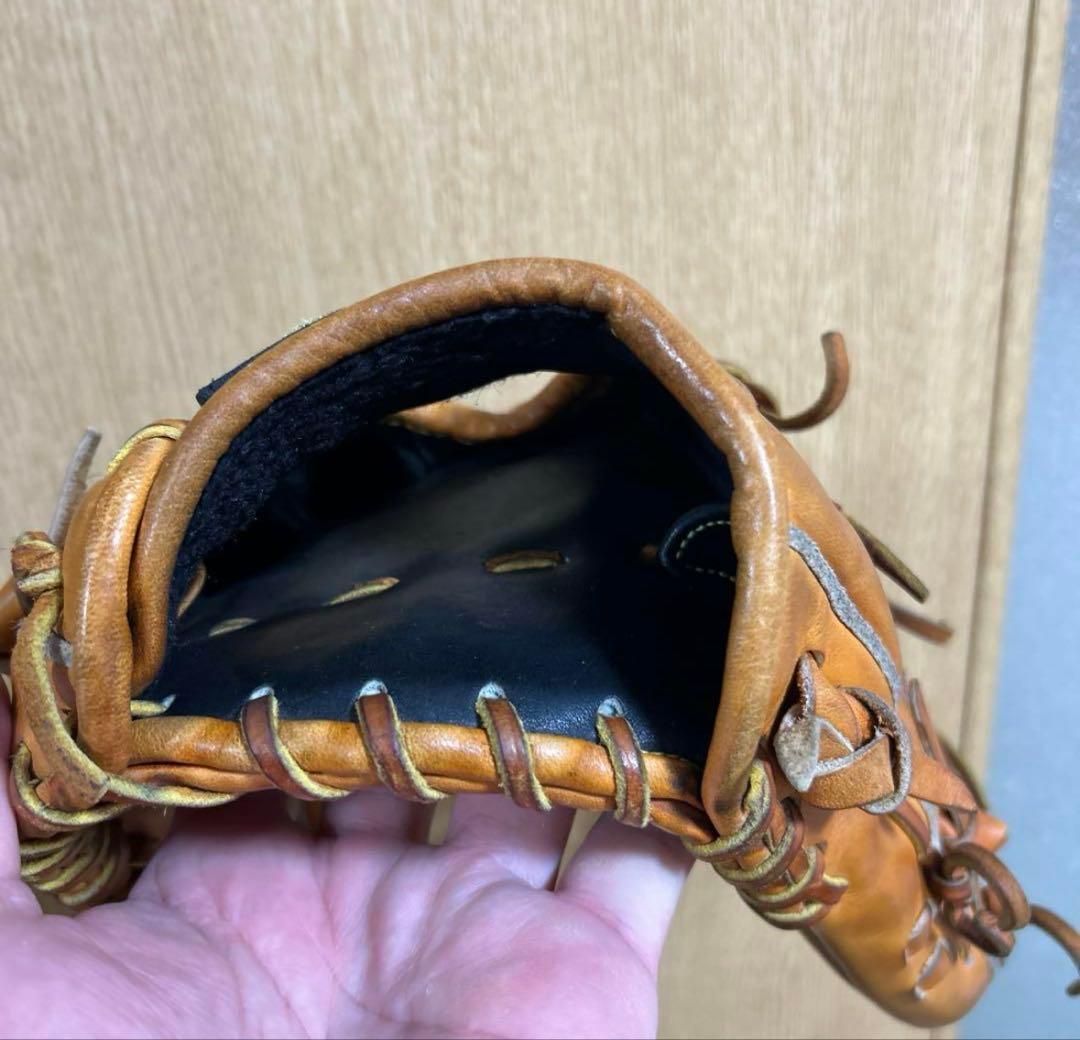 ドナイヤ　軟式グローブ 内野用　ブラウン