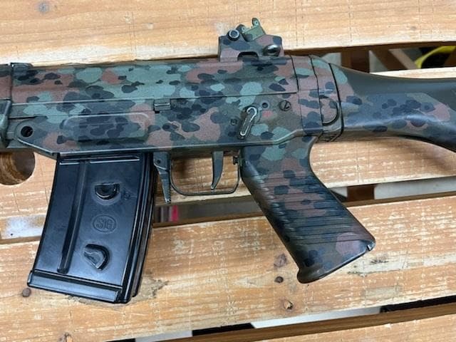 東京マルイ 電子制御可変バーストシステム搭載 電動ガン SIG SG550-1