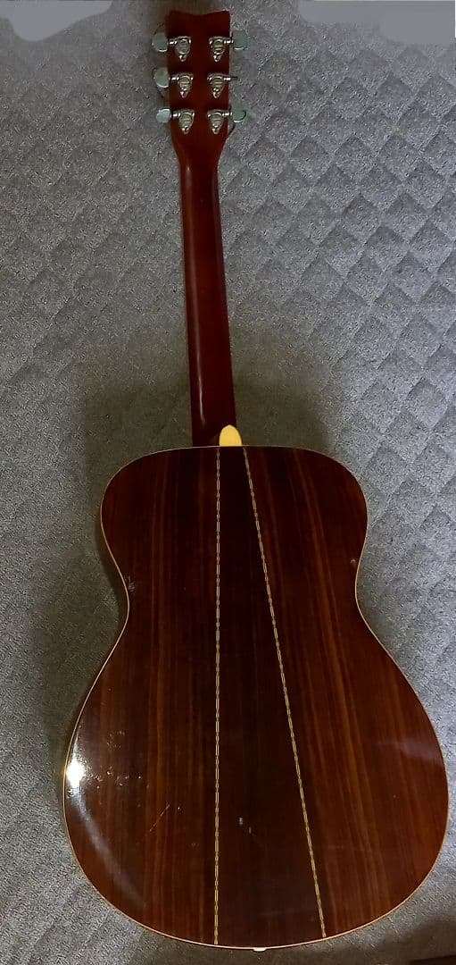 ヤマハ　アコースティックギター　FG-252 ペグ　弦一ヶ所なし
