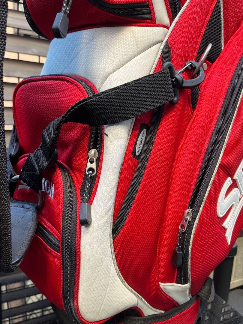 Srixon レッド キャディバッグ　　　　※値下げ交渉は歓迎致します。