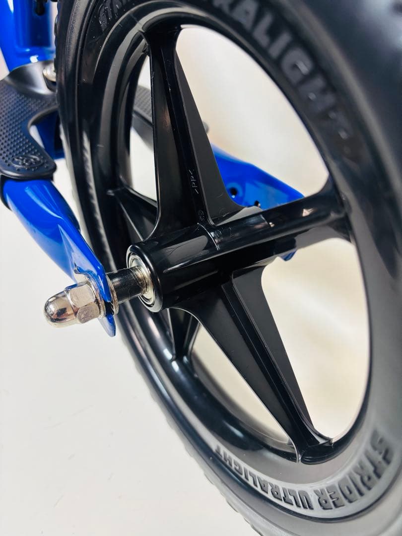 ストライダー 12 スポーツ ブルー