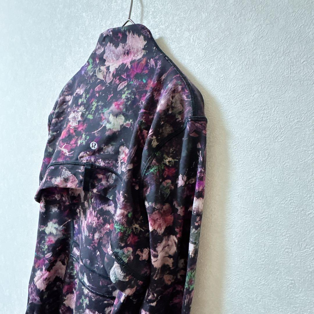 美品✨lululemon ルルレモン 花柄 黒 紫 花 ジャケット 海外古着